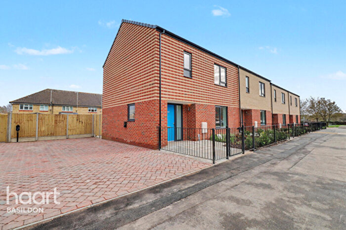 2 Bedroom End Of Terrace House For Sale In Sheppard Mews, Basildon, SS14