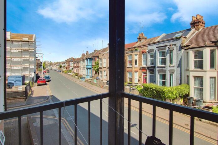 1 Bedroom Flat For Sale In Eaton Road, Margate, Kent, CT9
