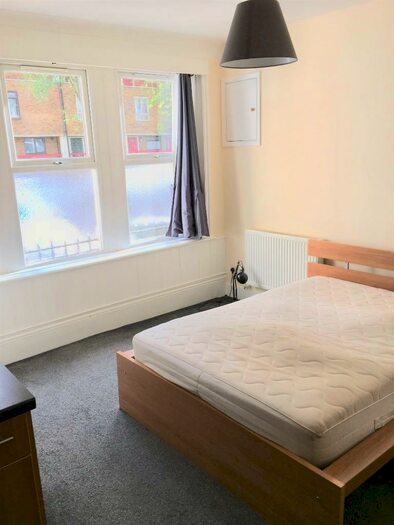 Studio To Rent In Rollins Street, London, SE15