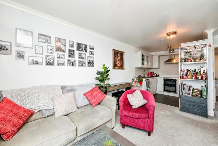 1 Bedroom Apartment For Sale In Sturlas Way, Waltham Cross, EN8