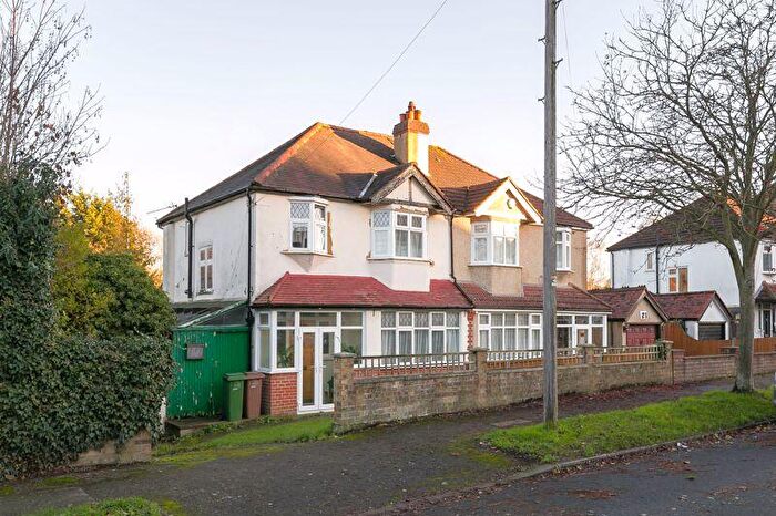 3 Bedroom Semi Detached House For Sale In Mount Park, Carshalton, SM5