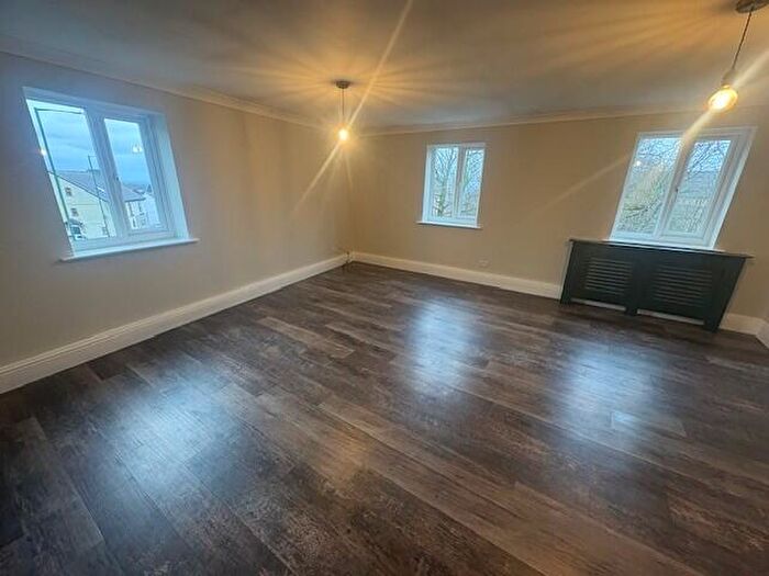 2 Bedroom Flat To Rent In Joel Lane, Hyde, Greater Manchester, SK14