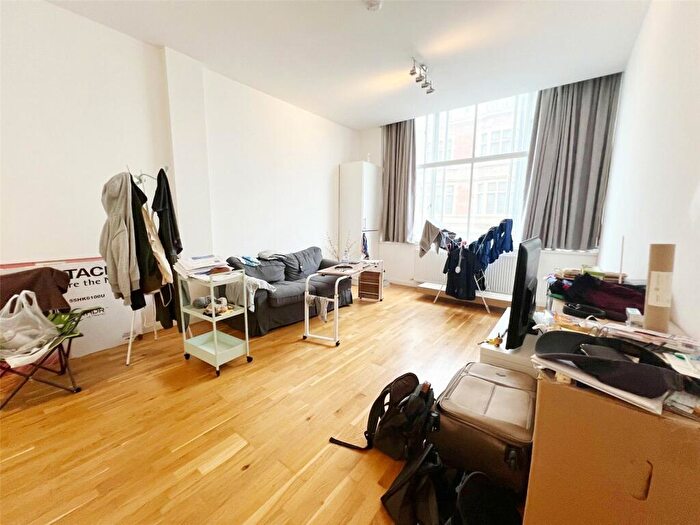 1 Bedroom Flat To Rent In South Street, Worthing, West Sussex, BN11