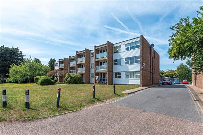 2 Bedroom Flat For Sale In Carnegie House, Littlehampton Road, Worthing, BN13