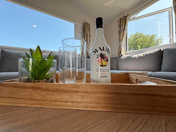 2 Bedroom Park Home For Sale In Faversham Road, Seasalter, Whitstable, CT5