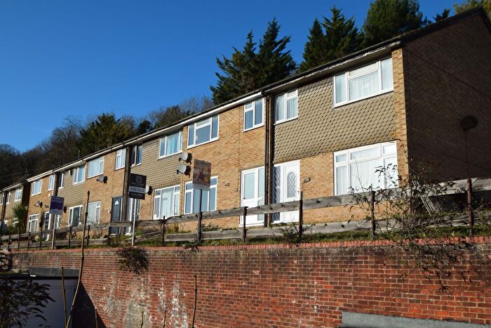 3 Bedroom Terraced House For Sale In Princes Avenue, Chatham, ME5