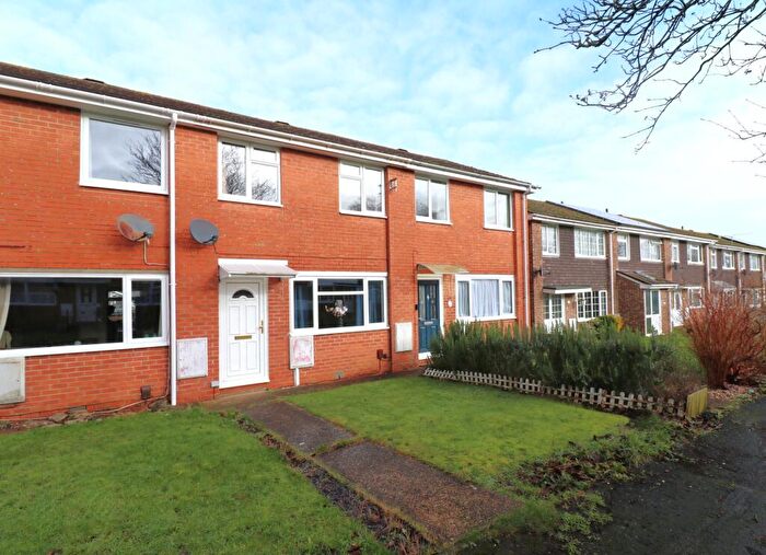 2 Bedroom Terraced House For Sale In Cranbourne Park, Hedge End, SO30