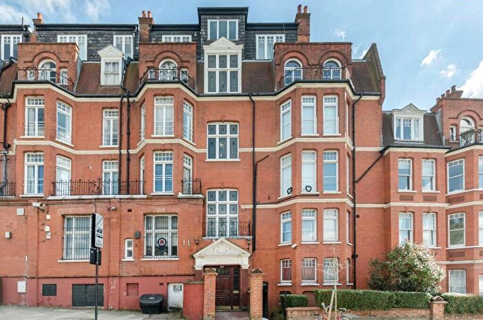4 Bedroom Apartment To Rent In Fortune Green Road, West Hampstead, London, NW6