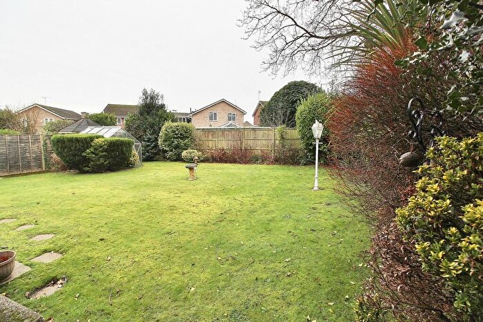 4 Bedroom Detached House For Sale In Brookdale Close, Waterlooville, PO7