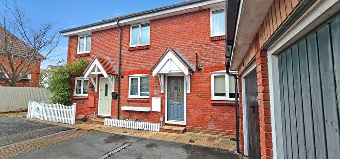 2 Bedroom Terraced House For Sale In Noak Bridge, Essex, SS15