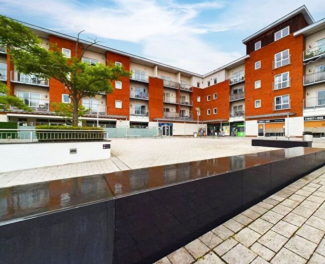 2 Bedroom Flat To Rent In Whale Avenue, Reading, Berkshire, RG2