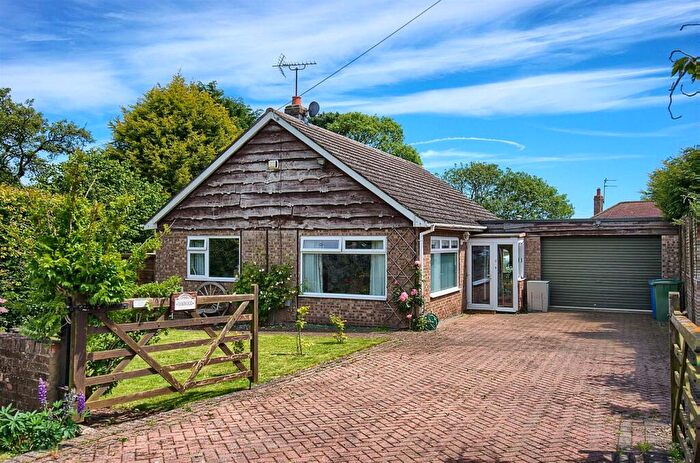 3 Bedroom Detached Bungalow For Sale In Clarks Lane, Patrington, HU12