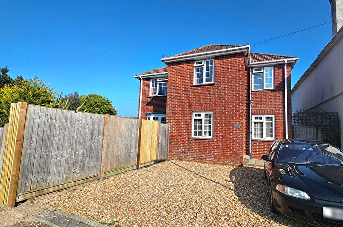 4 Bedroom Detached House For Sale In High Street, Lee-On-The-Solent, PO13