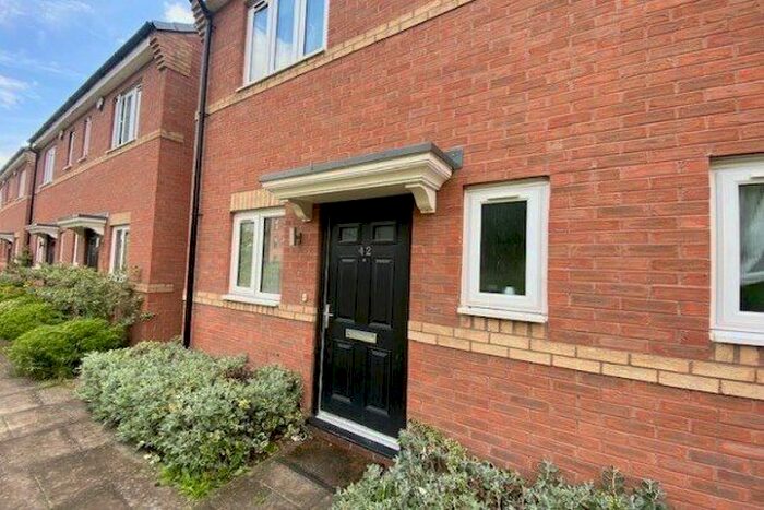 2 Bedroom Property To Rent In Shropshire Close, Walsall, WS2