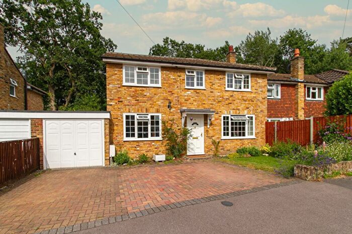 4 Bedroom Detached House For Sale In Kenwith Avenue, Fleet, GU51