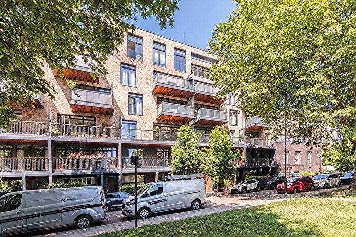 2 Bedroom Flat To Rent In Packington Road, Acton, W3