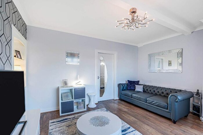 2 Bedroom Semi-Detached House For Sale In Coshneuk Road, Millerston, G33
