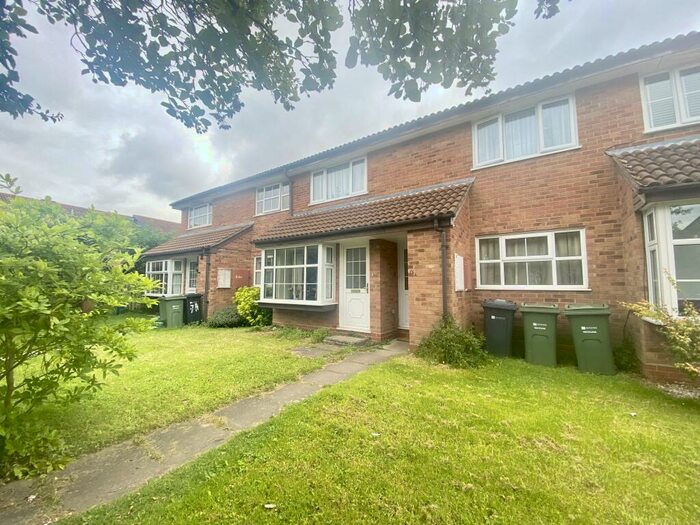 2 Bedroom Maisonette To Rent In Peak Road, Guildford, GU2