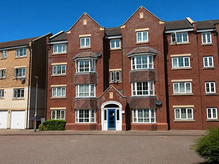 1 Bedroom Apartment For Sale In Bramley Court, Dunstable, LU5
