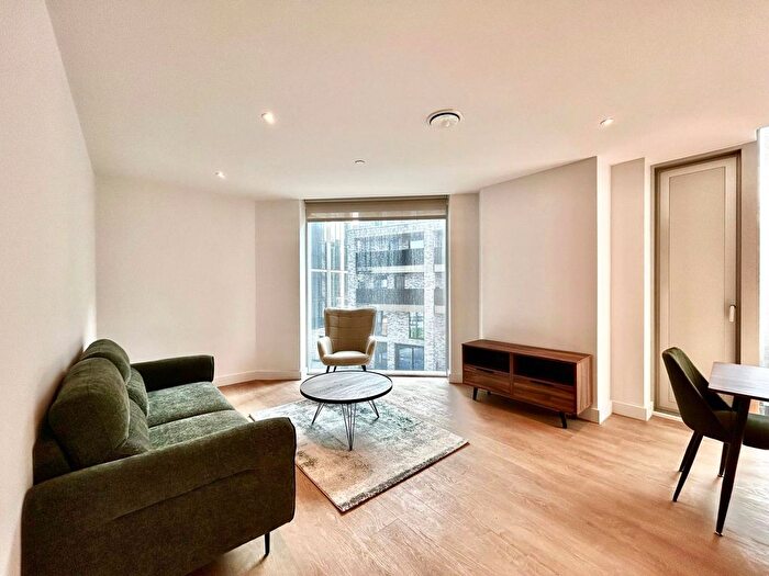 2 Bedroom Flat To Rent In Dantzic Street, Manchester, M4