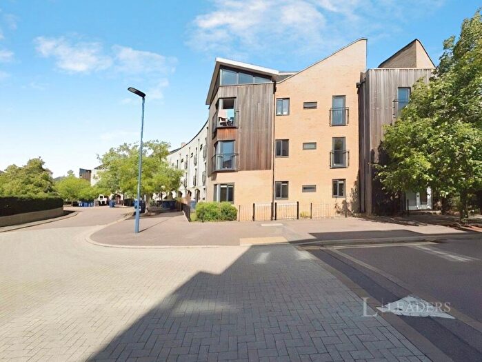 2 Bedroom Flat To Rent In Central Avenue, Cambridge, Cambridgeshire, CB4