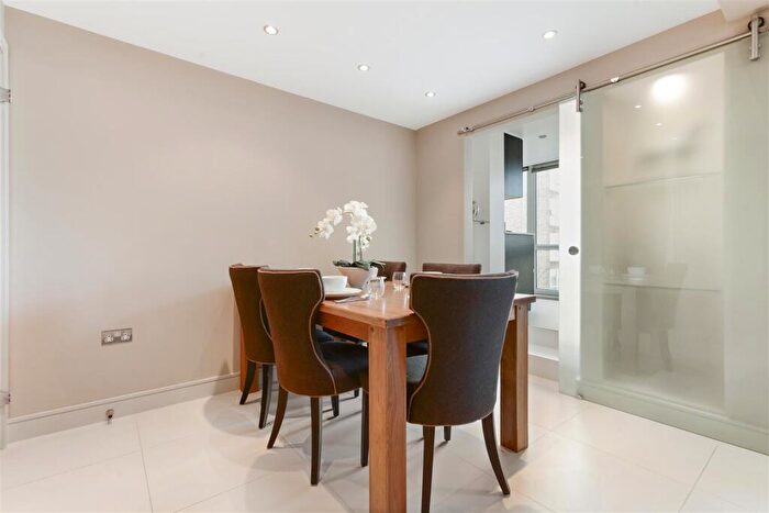3 Bedroom Flat To Rent In St. Johns Wood Park, St Johns Wood, NW8
