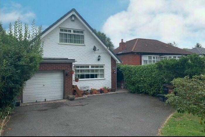 3 Bedroom Detached Bungalow To Rent In Stockport Road, Stockport, SK6