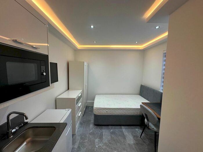 Studio To Rent In Church Street, London, Edmonton., N9