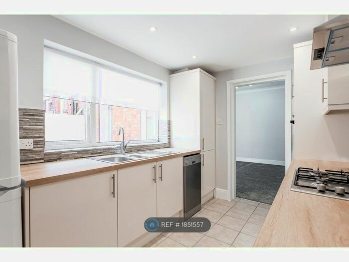 2 Bedroom Flat To Rent In Bewick Street, South Shields, NE33