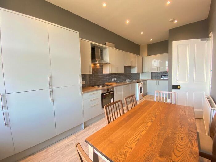 5 Bedroom Flat To Rent In Thirlestane Road, Marchmont, Edinburgh, EH9