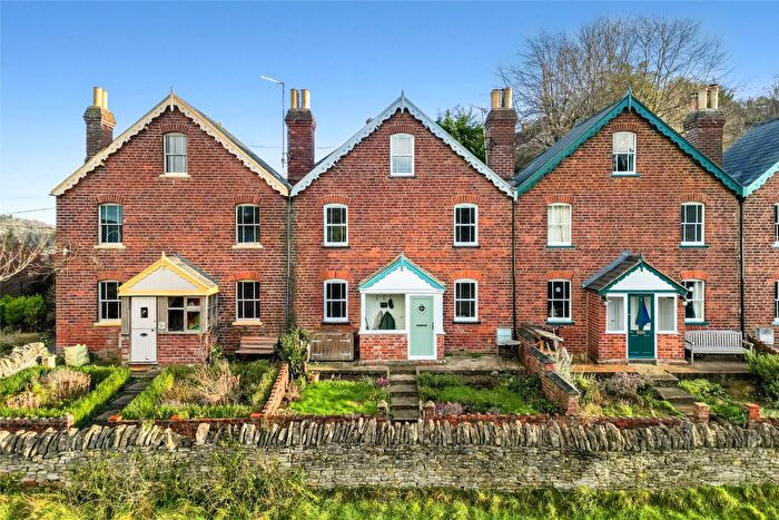 3 Bedroom Terraced House For Sale In Western Terrace, Brimscombe, Stroud, Gloucestershire, GL5