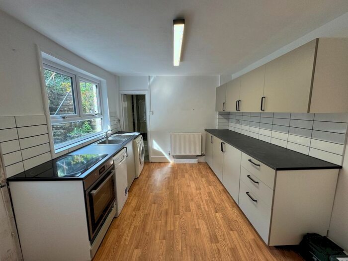 4 Bedroom Terraced House To Rent In Oakfield Terrace Tonypandy -, Tonypandy, CF40