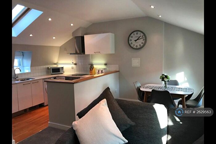 2 Bedroom Penthouse To Rent In The Yard, London, N1