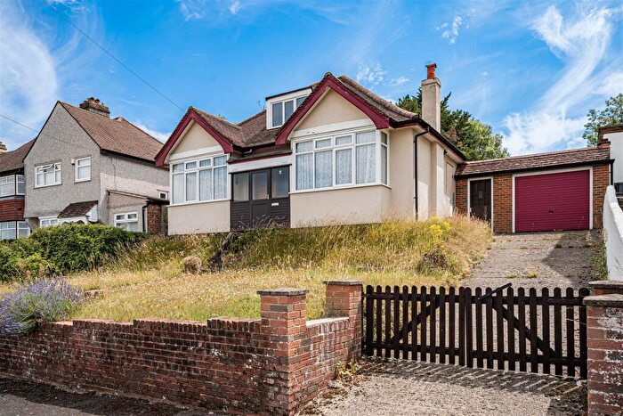 2 Bedroom Detached Bungalow For Sale In Woodlands Grove, Coulsdon, CR5