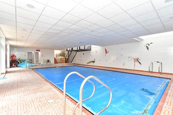 5 Bedroom Detached House For Sale In Stockers Hill, Rodmersham Green, Sittingbourne, Kent, ME9