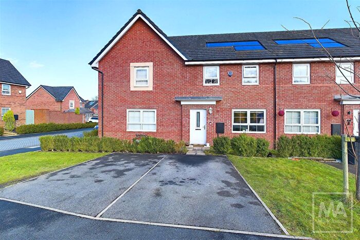 3 Bedroom Town House To Rent In Wisbech Close, Sandymoor, Cheshire, WA7