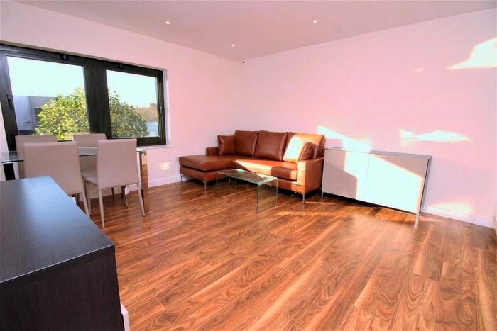1 Bedroom Flat To Rent In Corner Hall, Hemel Hempstead, HP3