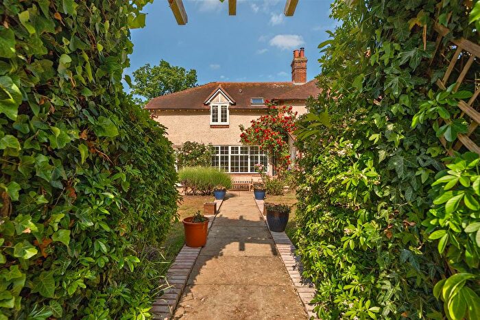 5 Bedroom Semi Detached House For Sale In Pinewoods Road, Longworth, OX13