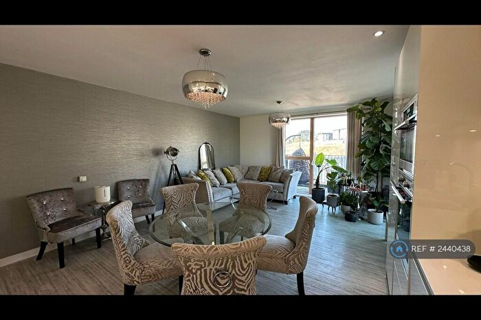 2 Bedroom Flat To Rent In London, London, NW7