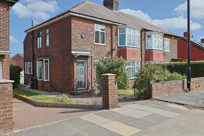 2 Bedroom Flat To Rent In Benton Park Road, South Gosforth, Newcastle Upon Tyne, NE7