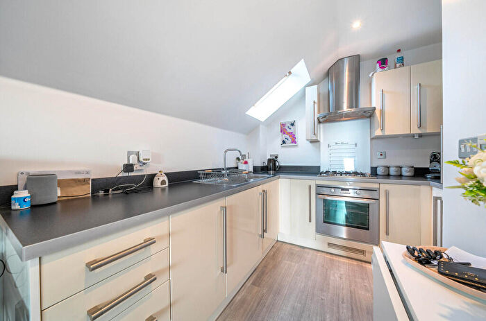 2 Bedroom Flat For Sale In Halfway Street, Sidcup, DA15