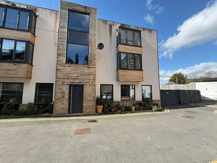 2 Bedroom Flat For Sale In Back Dragon Parade, Harrogate, HG1