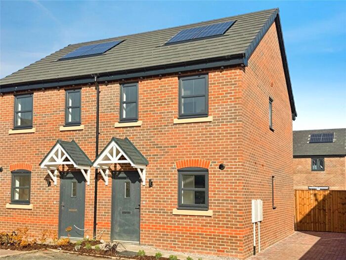 2 Bedroom Semi-Detached House For Sale In Donnelly Road, Armthorpe, Doncaster, DN3