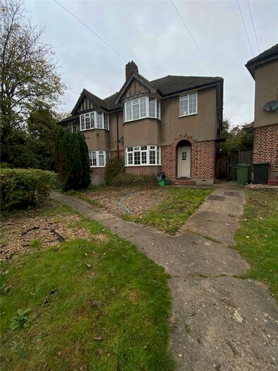 2 Bedroom Maisonette Flat To Rent In Ethelbert Close, Bromley, BR1