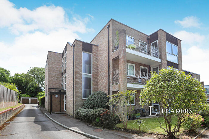 1 Bedroom Flat To Rent In Broadway Court, Overbury Avenue, Beckenham, BR3