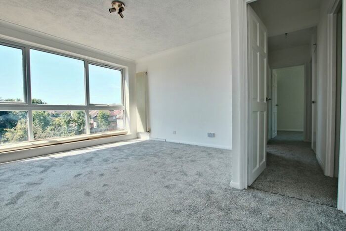 2 Bedroom Flat To Rent In Bromley Road, London, SE6