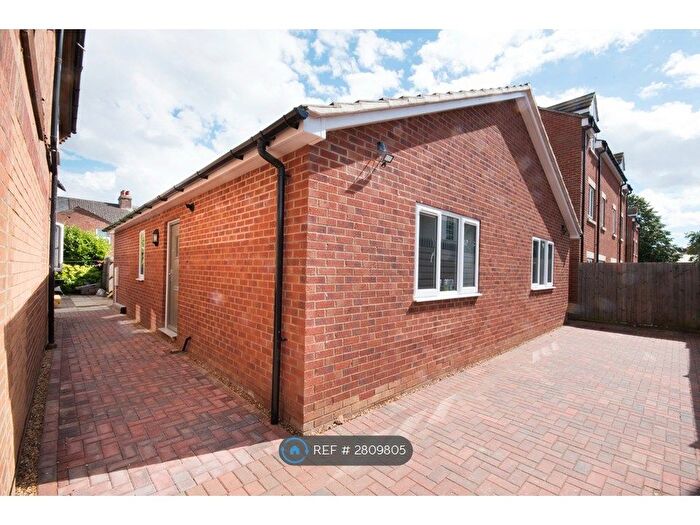 1 Bedroom Bungalow To Rent In Melbourne Road, Northampton, NN5