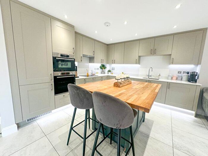 4 Bedroom Detached House For Sale In Monetery Croft, Silsoe, MK45