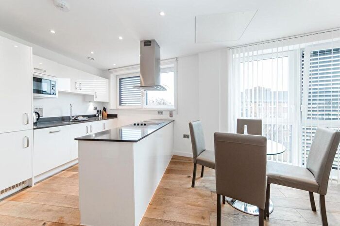 2 Bedroom Flat To Rent In Bedroom Apartment, Providence Place, Greenwich, SE10