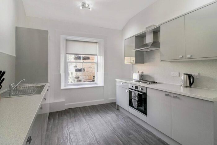 4 Bedroom Flat To Rent In Parkside Terrace, Newington, Edinburgh, EH16